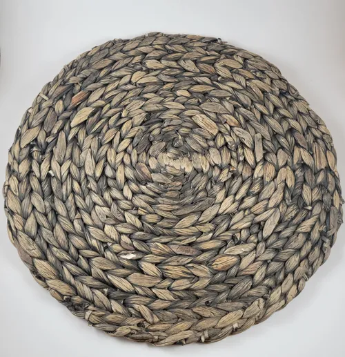 Wicker Table Chargers