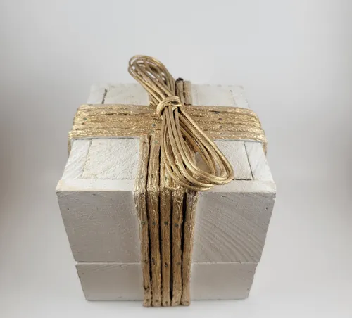 Gold Wood Present Decor