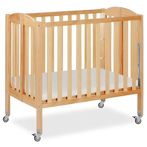 Mini Crib/ Portable Folding (Dream On Me)