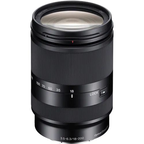 Sony E 18-200mm f/3.5-6.3 (APSC)