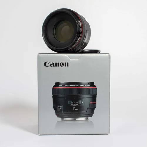 Canon 50mm ƒ1.2