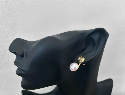 Pearl and Gold Stud Earrings