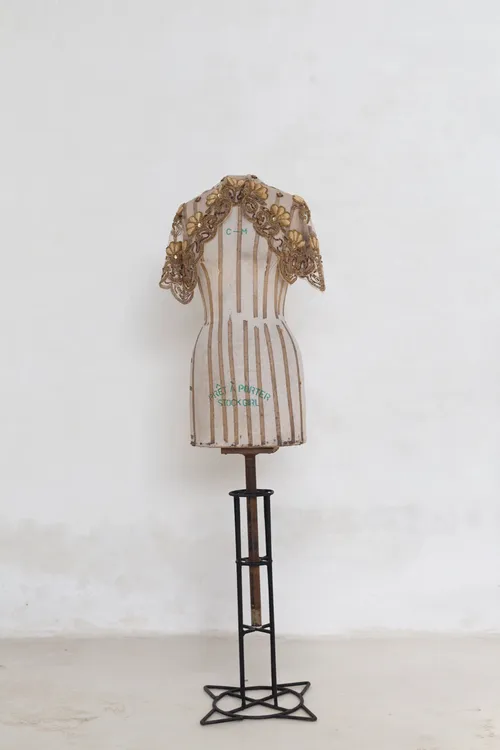 Brown Beads Embroidery Statement