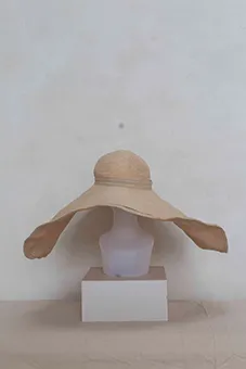 Oversized straw hat 