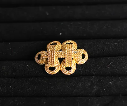 Vintage Brooch with Knotted Design 
