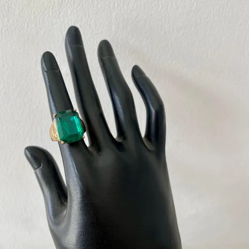 Emerald Gemstone Gold Ring