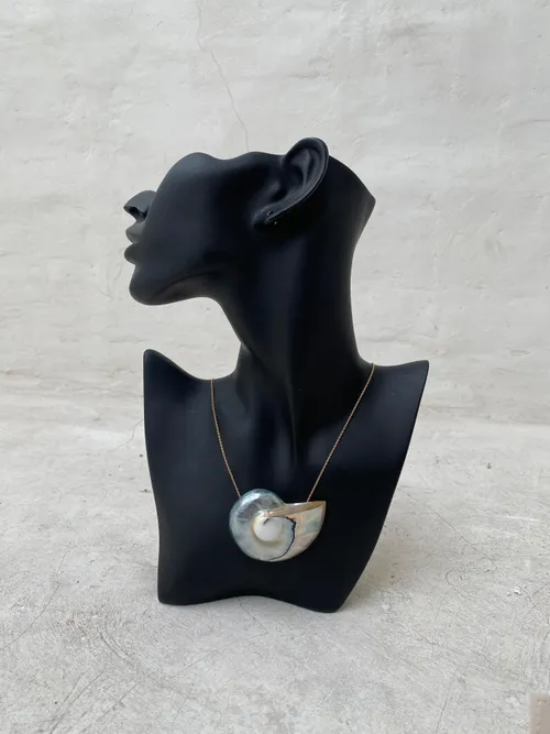 Olamii Shell Pendant Necklace