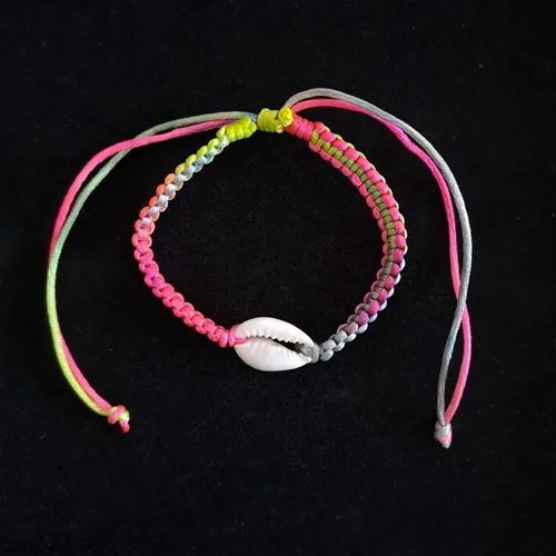 Multicolour Bracelet with Shell