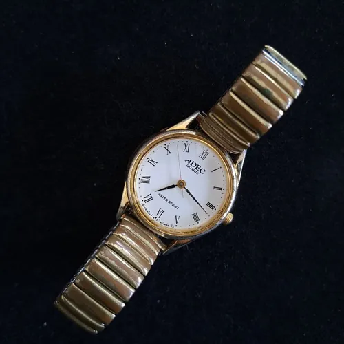 Gold Handwatch