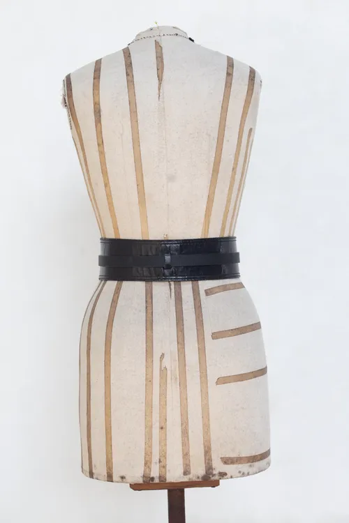 Black High Waisted Belt with Round Gold Buckle