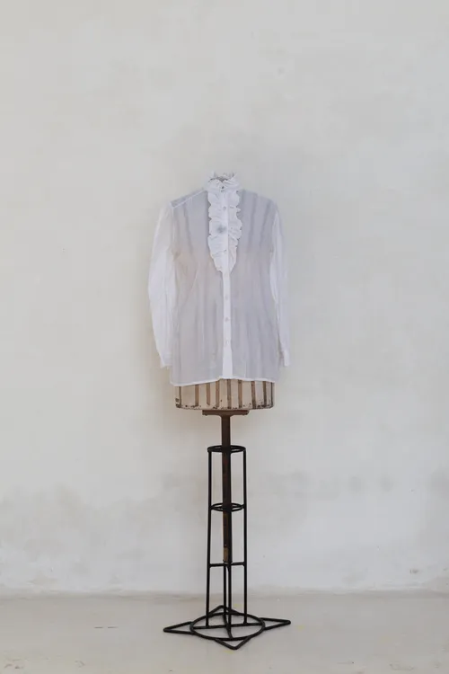  Ruffled Collar Shirt