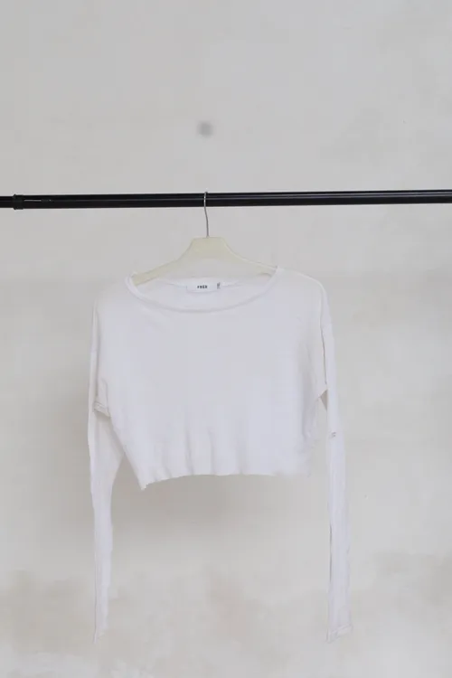 basics white tee