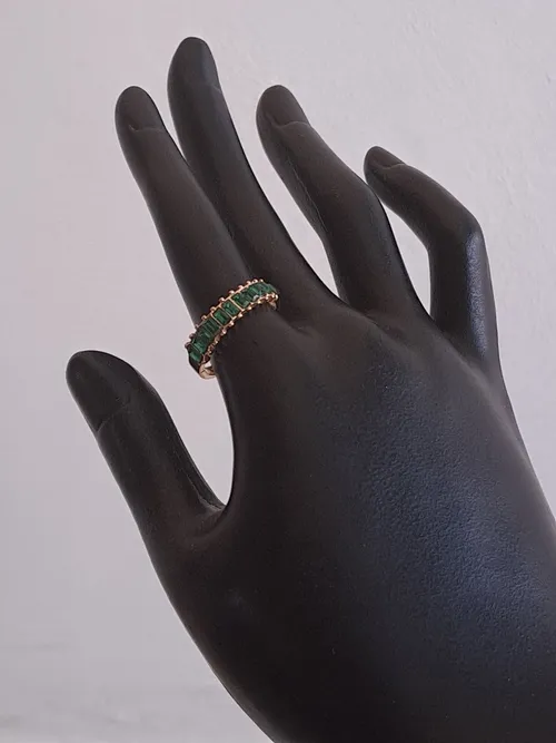 Gold Ring With Emerald Gemstone