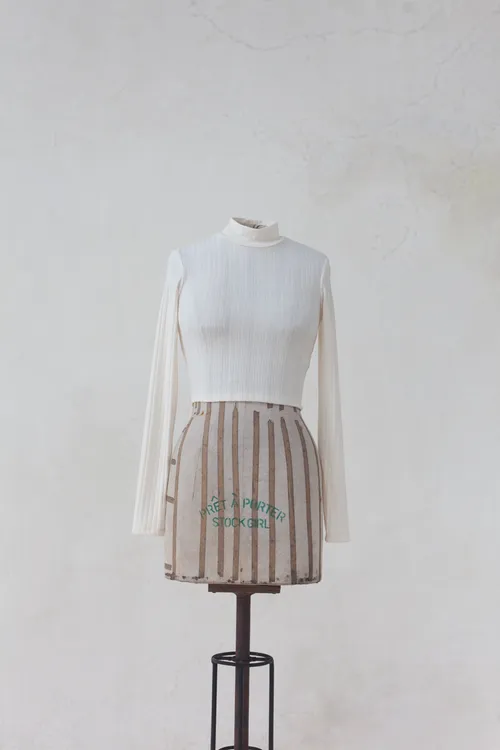 Cropped Cream Turtle Neck