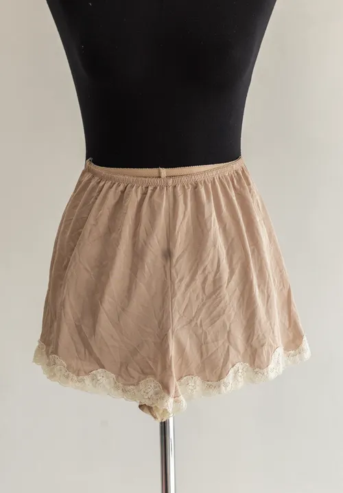 Pink Vintage Culottes with Lace