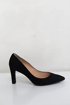 Black Pumps