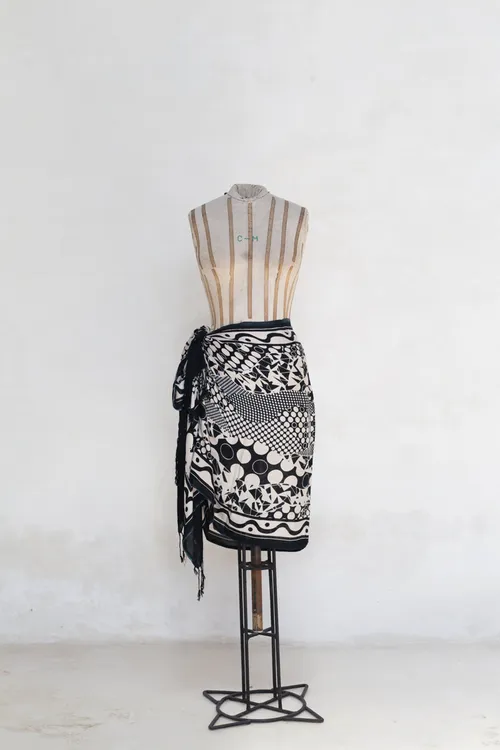 Black and White Patterned Sarong Scarf