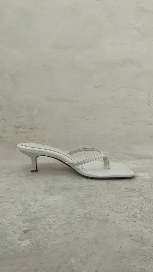 White Toe Thong Heels Sandals