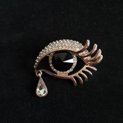 Teardrops Eye Brooch