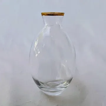 V1 Gold rim bud vase 5