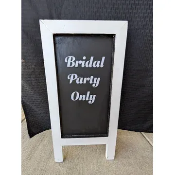 S9 White chalkboard easel 23x11