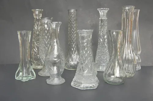 V7 assorted clear glass vase