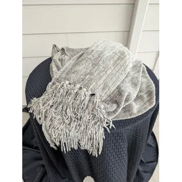 BBP6 Sage green fringe blanket