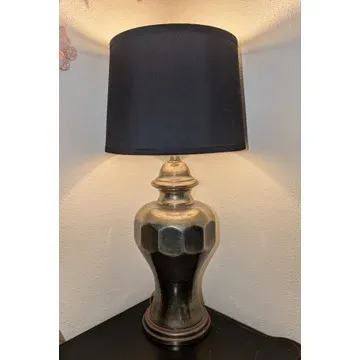 L3 brass lamp with black shade