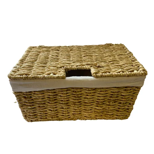 Basket: large lined hamper