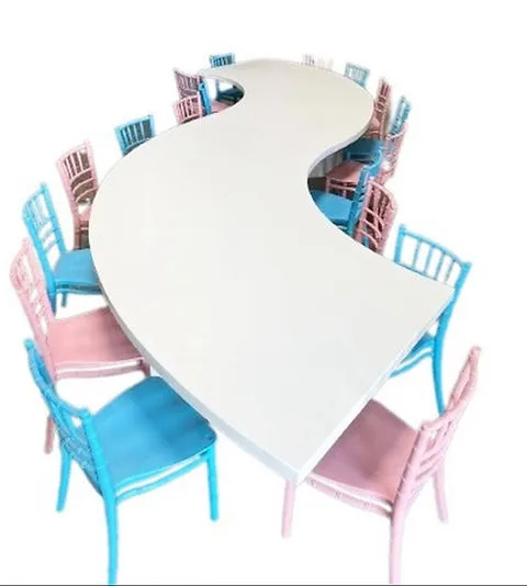 Kids Serpentine Table