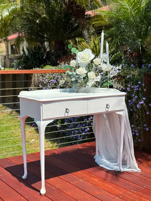 Signing Table