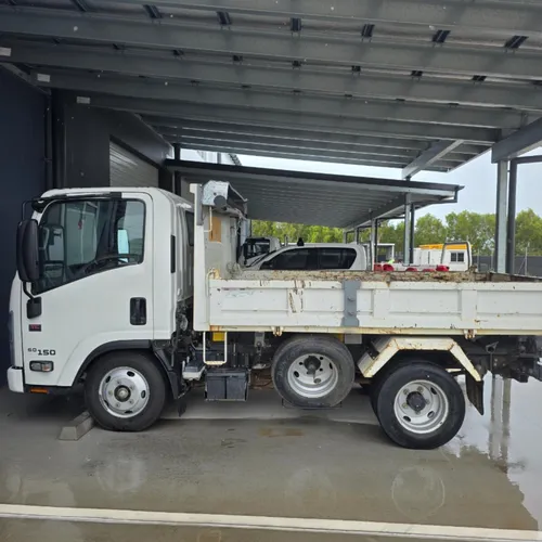 Isuzu 60 150 Tri-Tipper 