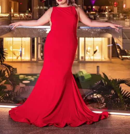 Red Dress Cut-Out Glam 