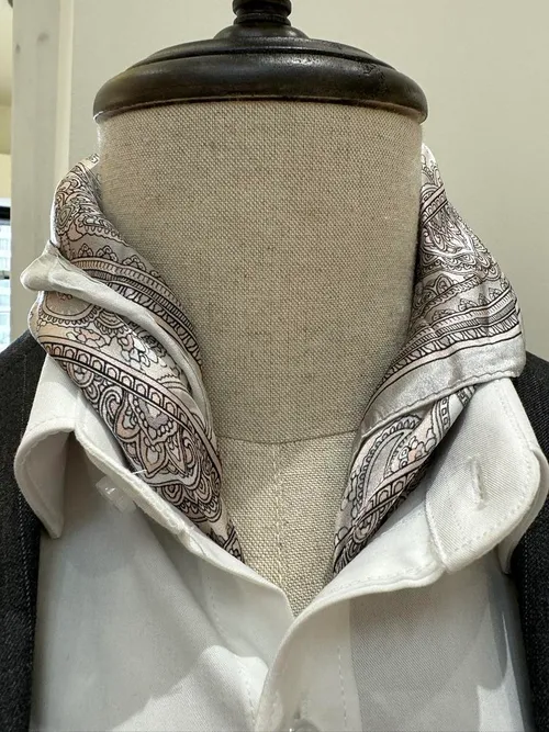 S05AAT 1567 White Scarft