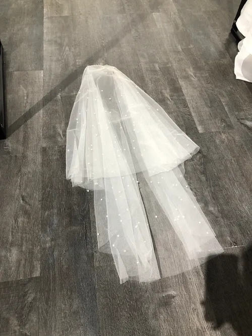 S05AAT 0752 - Pearl short veil with comb