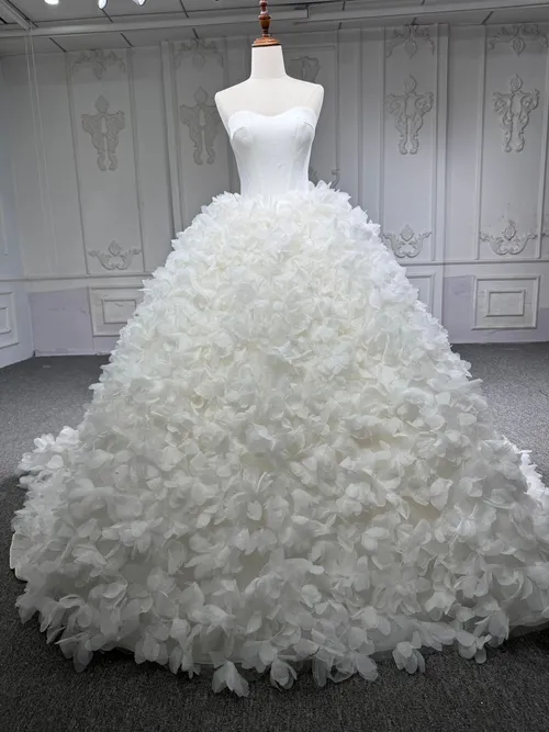 S05AAT 1669 3D Flower ruffle puffy ball gown Yap Zi Qi