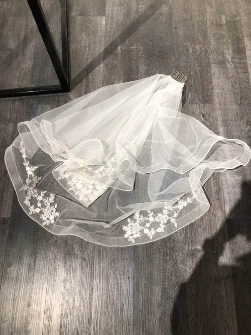 S05AAT 0761 - Horsehair flower lace short veil with comb