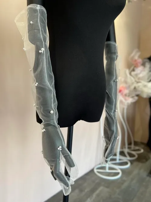 S05AAT 1126 Pearl gloves