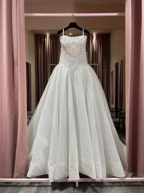 1686 Melinda hacchi plus plus size 
