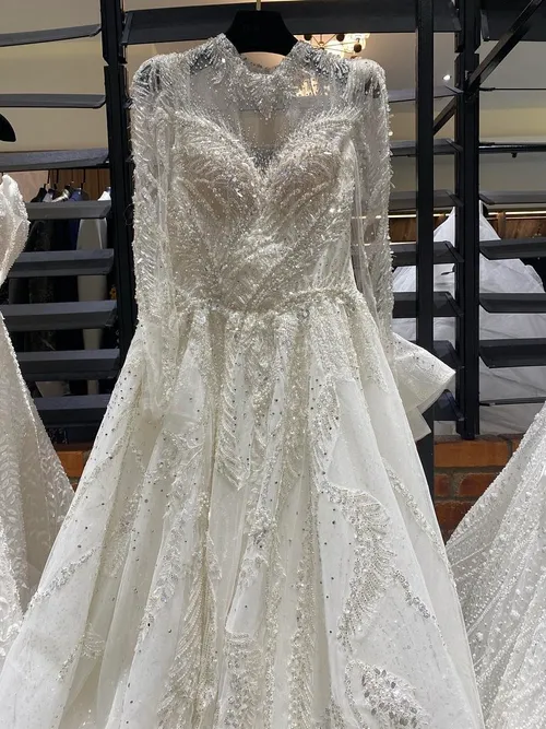 1663 Crystal Swan High neck long sleeve fireworks beading blink ball gown