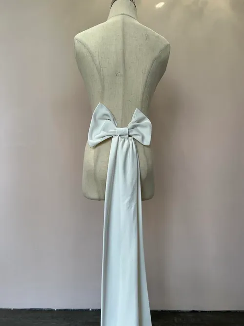 S05AAT 1129 Ivory white detachable ribbon