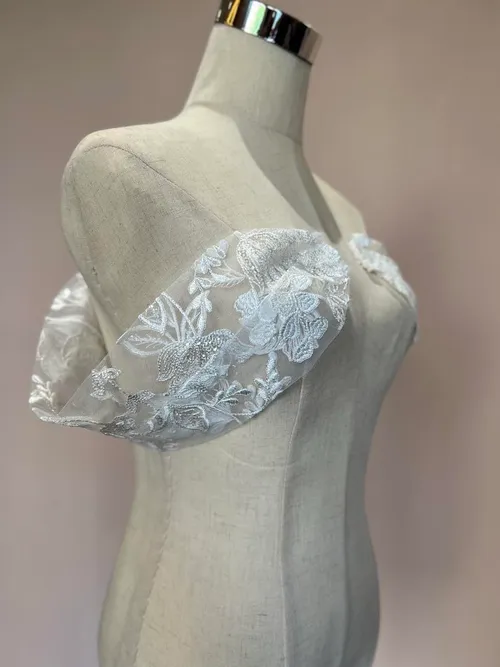 S05AAT 1140 floral Lace off shoulder