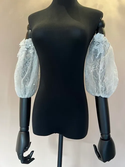 S05AAT 1113 Medium length puffy sleeve with 3D flower
