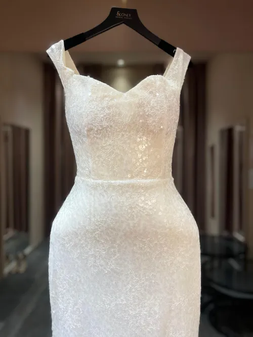 1768 - Luna Sparkle Gown