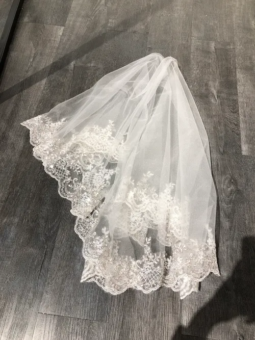 S05AAT 0758 - Silver leong lace finishing short veil