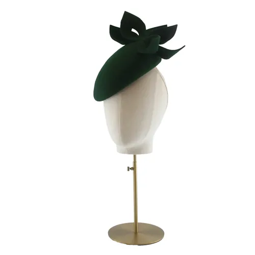 Ciara beret in green