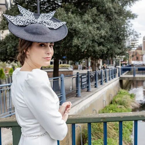 Jessica brim in black