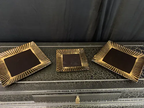 Food Service-Dishware- Plates, Black & Gold - Set of 5