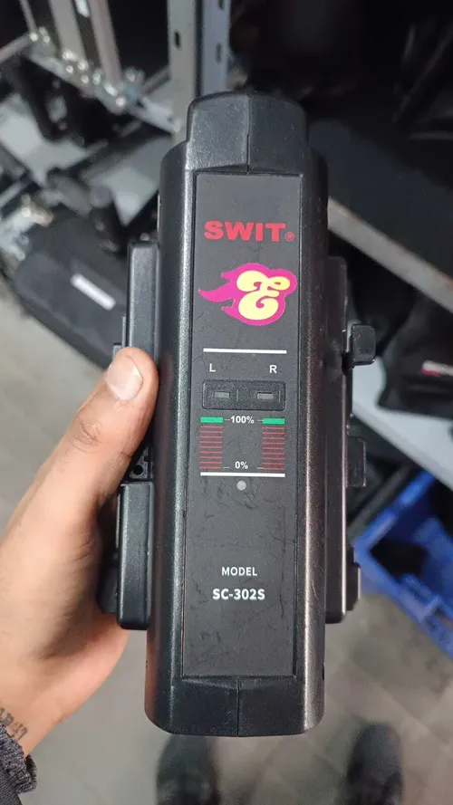 CARGADOR V-MOUNT SWIFT