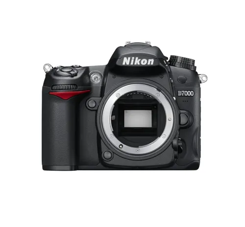NIKON D7000 (APS-C) 